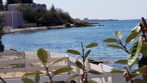 Charmant T2 pieds dans l'eau tout confort climatisé classé 2 étoiles tarif promotionnel pour curistes